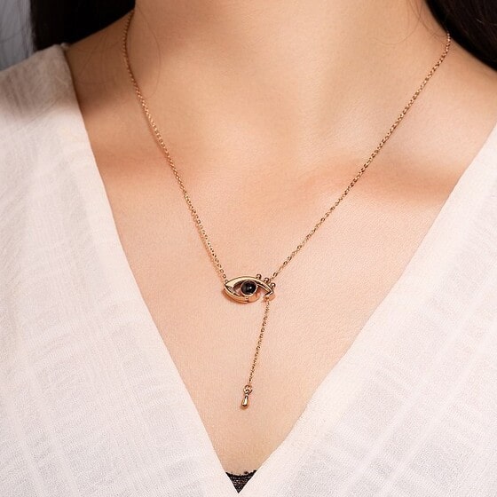 Eye-Shaped Necklace (2)